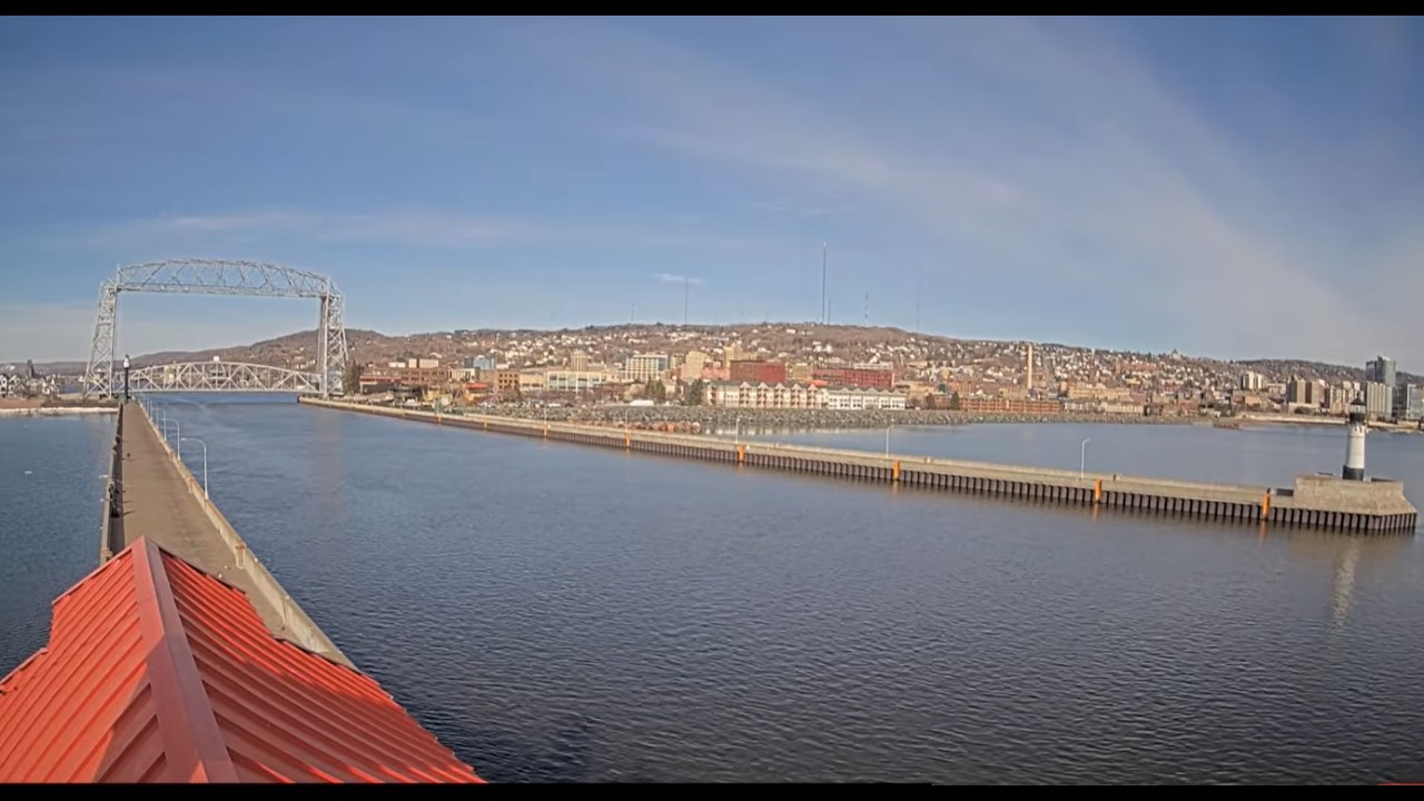 Live webcam view of South Pier Lighthouse Cam