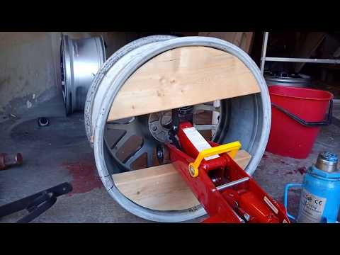 Rikta fälg själv. straighten a car rim yourself  . straighten a rim yourself