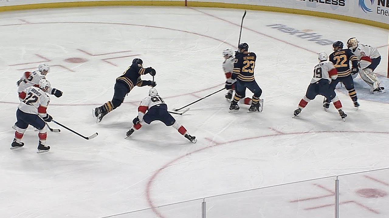Vidéo:  Les FEINTES de Jeff Skinner.....