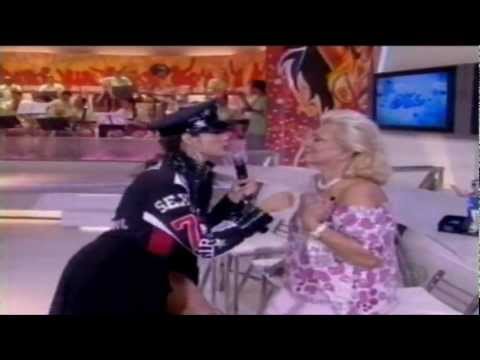 Gil no programa de Hebe Camargo