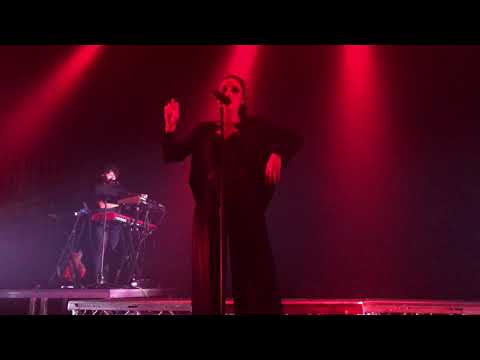 2017.10.27 - Banks - F_ With Myself @ Luxembourg