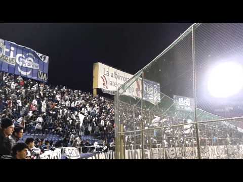 "el que no salta es verguenza nacional - La Barra del Olimpia / Olimpia vs capiata / Clausura 2013 -" Barra: La Barra 79 • Club: Olimpia