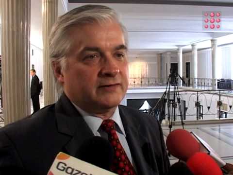 Cimoszewicz: Atak PIS w sprawie Smoleńska. Tylko czysta operacja polityczna?