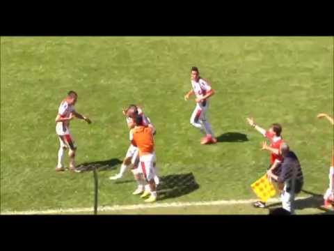 Zagueiro Toninho do Barretos faz gol de antes do meio campo pela Série A3 do Paulista