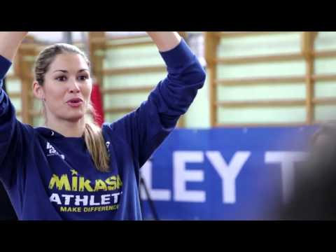 Valentina Fiorin e Marina Katic in oratorio a Falzè di Trevignano #VolleyTIMCup