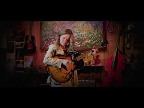 Katie Spencer - It Was Then That I Knew Love (Acoustic Session at Cafe No9, Sheffield)