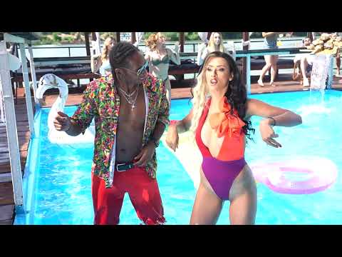 deToxic || Lena Čolak: Svako je bio zaljubljen u svog najboljeg druga