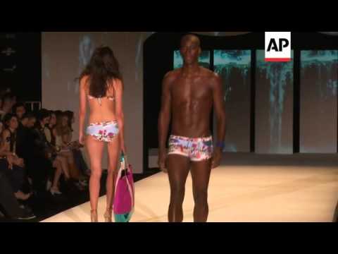 A LOOK AT THE WORK OF BLACK MODELS AT RIO FASHION WEEK