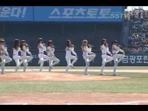 100328 SNSD Baseball Cut (Oh!, Taeyeon, Yoona & Seohyun)