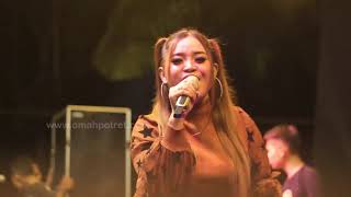Download lagu Madu Tiga Ngomong apik apik Dhyta Adhinda mp3 Download lagu Madu Tiga Ngomong apik apik Dhyta Adhinda mp3