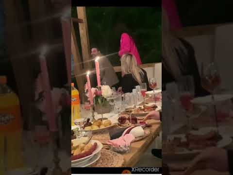 Florin Salam şi Roxana Dobre ,distracție maximă!Ea îi dansează, el o îmbracă😂😂😂