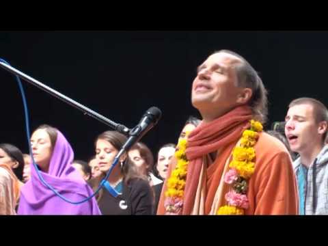 Kirtan Mela 2011 - Maha Mantra 6 - HH Sacinandana Swami
