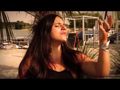 Bérczesi Robi feat Palya Bea - Szelidecske