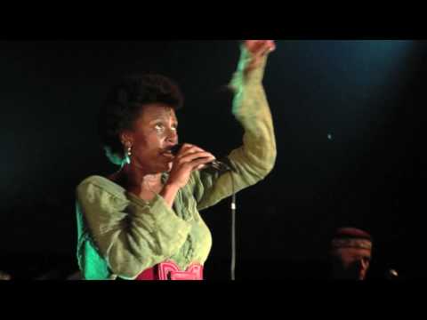Sandra Nkake Live / Higher