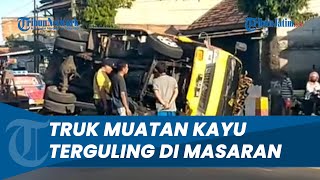 Sebuah Truk Terguling di Jalan Solo-Sragen, Diduga Sopir Mengantuk hingga Tabrak Median Jalan