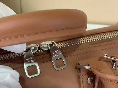 Louis Vuitton Keepall Bandoulière M25980 & M26065