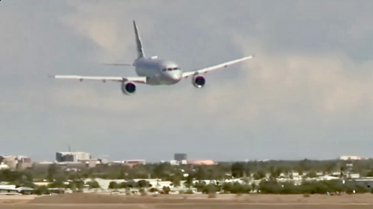 American Pilot Forgets The Landing Gear