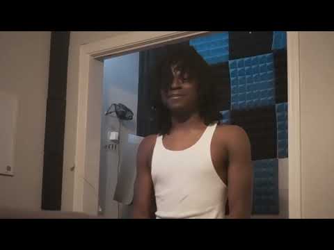 Gee Wbt - Behind the Scenes of  “Fumble” -1