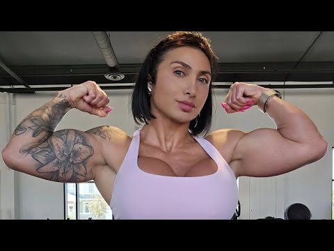 Inked Woman Bodybuilder Maurien Schmidt The Tattooed Muscle Queen  | she hulks fitness