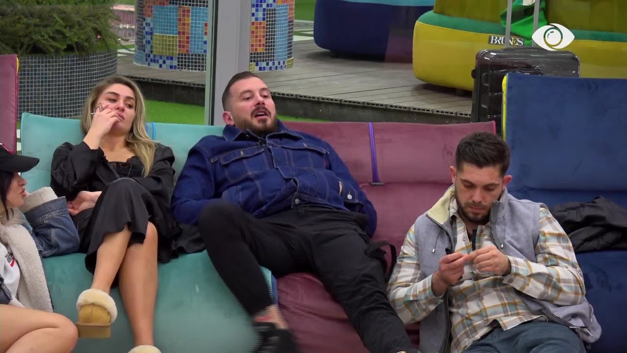 “A do lidheshe me ndonjë vajzë këtu brenda nëse...”/ Olsi i përgjigjet Romeos