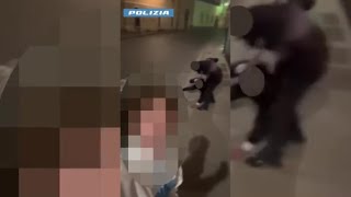Ragazzi picchiano un uomo e si riprendono a Belluno: video-selfie pubblicato sui social