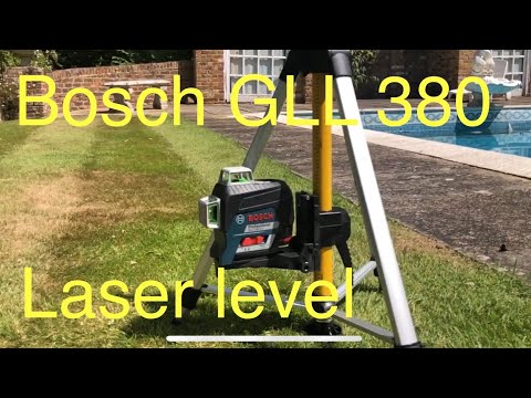 Bosch GLL380-CG laser level outside on sunny day LR7 receiver