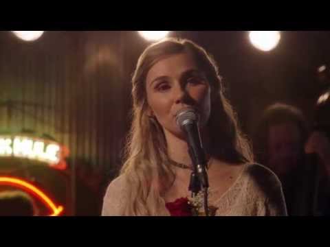 Clare Bowen (Scarlett) Sings "Curtain Call" - Nashville