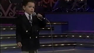 AXEL MUÑÍZ DE 3 AÑOS DE EDAD CANTANDO EN EL PROGRAMA DE VERÓNICA CASTRO.
