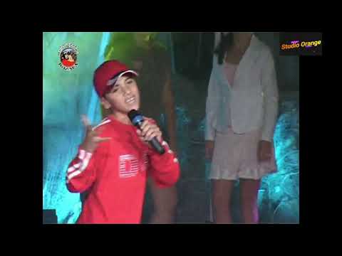 Muhamed Kollari  -  Kenguri lazdran - Festivali i pare i kenges per femije Ulqin 2005