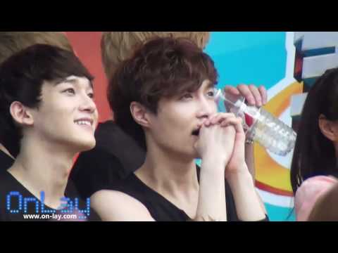 [HD Lay focus ] EXO-M cheering Tao during 'Do Your Best' recording 120625
