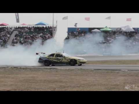 Marc-Antoine Demers Leading Aurimas Bakchis - Formula Drift Canada World 2015