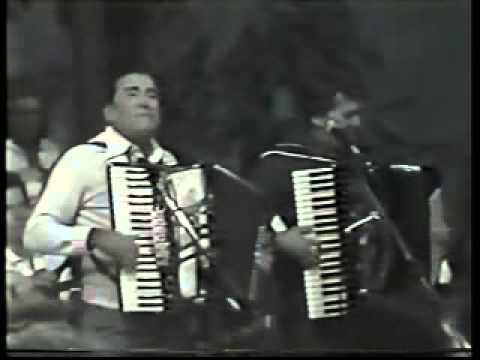 Mário Zan e Robertinho do Acordeon - Pout-Pourri (Programa Na Beira da Tuia)