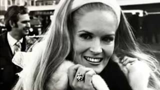 Lynn Anderson -- The Pillow That Whispers