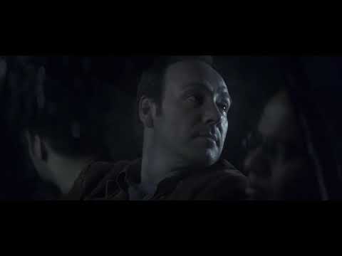 Hombre mirando a K PAX