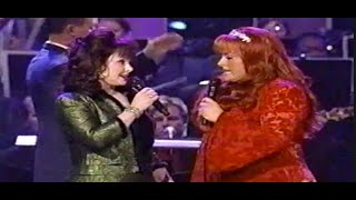 The Judds (Wynonna Judd &amp; Naomi Judd) sing Christmas classics on Holiday Notes From Home TV Special