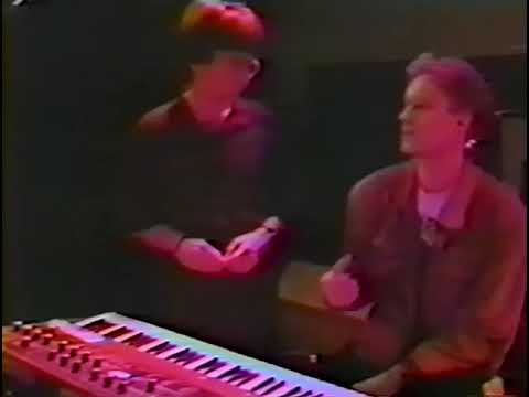 Yes Interviews: 1991 - Los Angeles - Bill Bruford (with Earthworks live clips) on Total Sound
