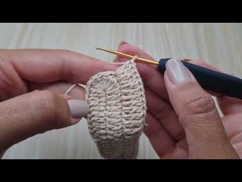 Tênis Tipo Adidas de Crochê para Bebê