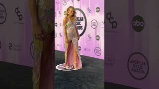 Carrie Underwood bringing the SHIMMER &amp; SHINE to the #AMAs