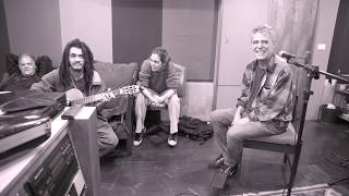 Chico Brown - Por dentro de &quot;Massarandupió&quot; (Chico Buarque - Caravanas)