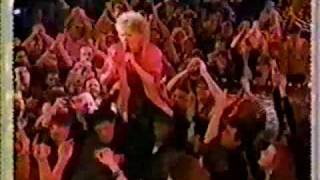 Bette Midler : Backstage Beast of Burden &amp; Video