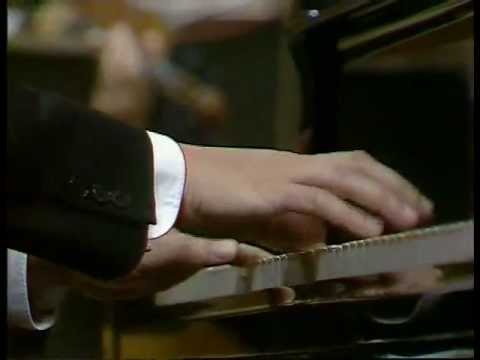 Riccardo Caramella plays Lorenzo Ferrero, Piano Concerto (1991)