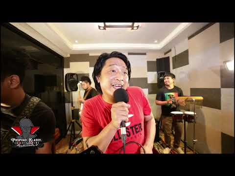 EMOTICONS - Pinagtagpo Hindi Tinadhana