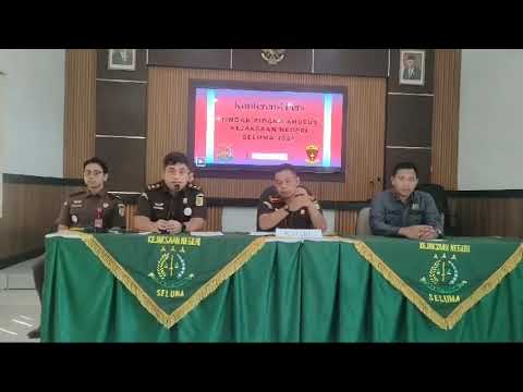 Mantan bupati dan 3 TSK lain ditahan
