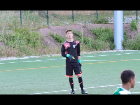 Rodrigo Cárceres Guarda Redes dos Juniores do Alcochetense, em defesas contra o Amora