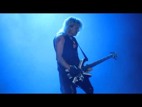 Def Leppard - Rick Savage bass solo - Belfast, Odyssey Arena - 7 June 2011