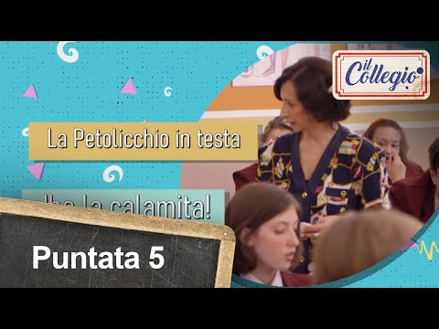 Un aereoplanino planato in testa della prof. Petolicchio - Quinta puntata - Il Collegio 5