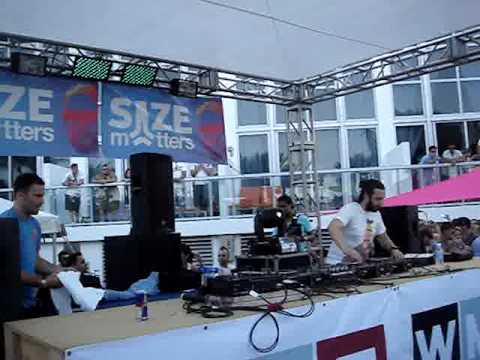 Steve Angello staring his Pool Party set !!