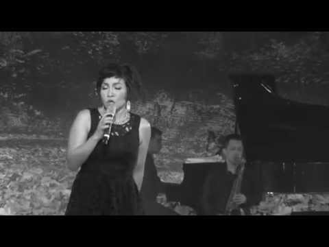 Thể hiện bởi Mỹ Linh