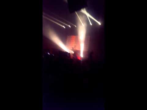 Mr.G @ Krankbrother NYE - Chawaaaaan TRUST ME! (so much bass it hurtz!)