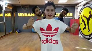 BUZZ | Aastha Gill &amp; Priyank Sharma Dance rehearsals